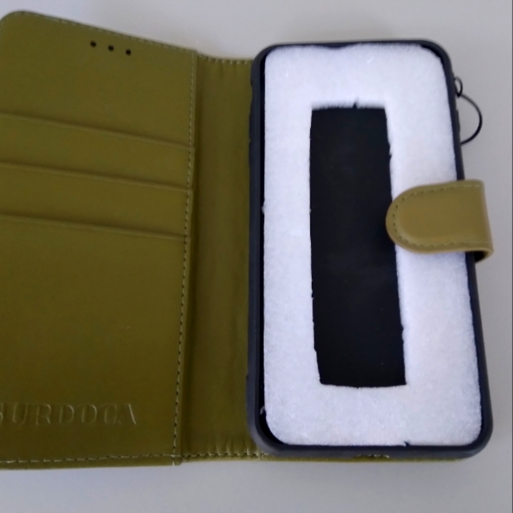 iPhone 8plus/7plus Green Leather Magnetic Wallet Case